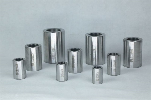 白玉直螺纹钢筋套筒厂家直销