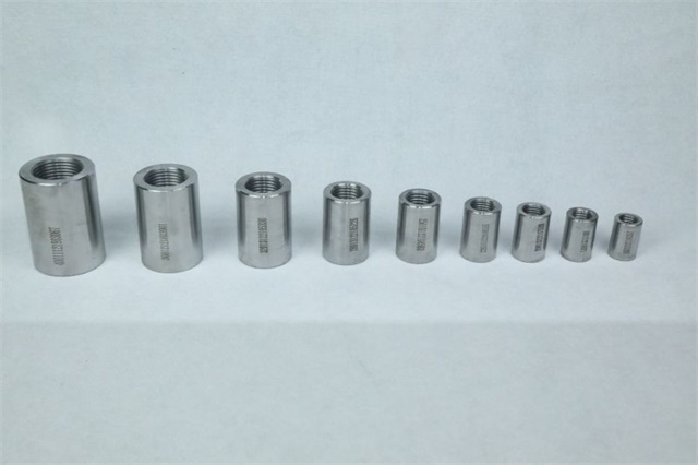 白玉直螺纹钢筋套筒